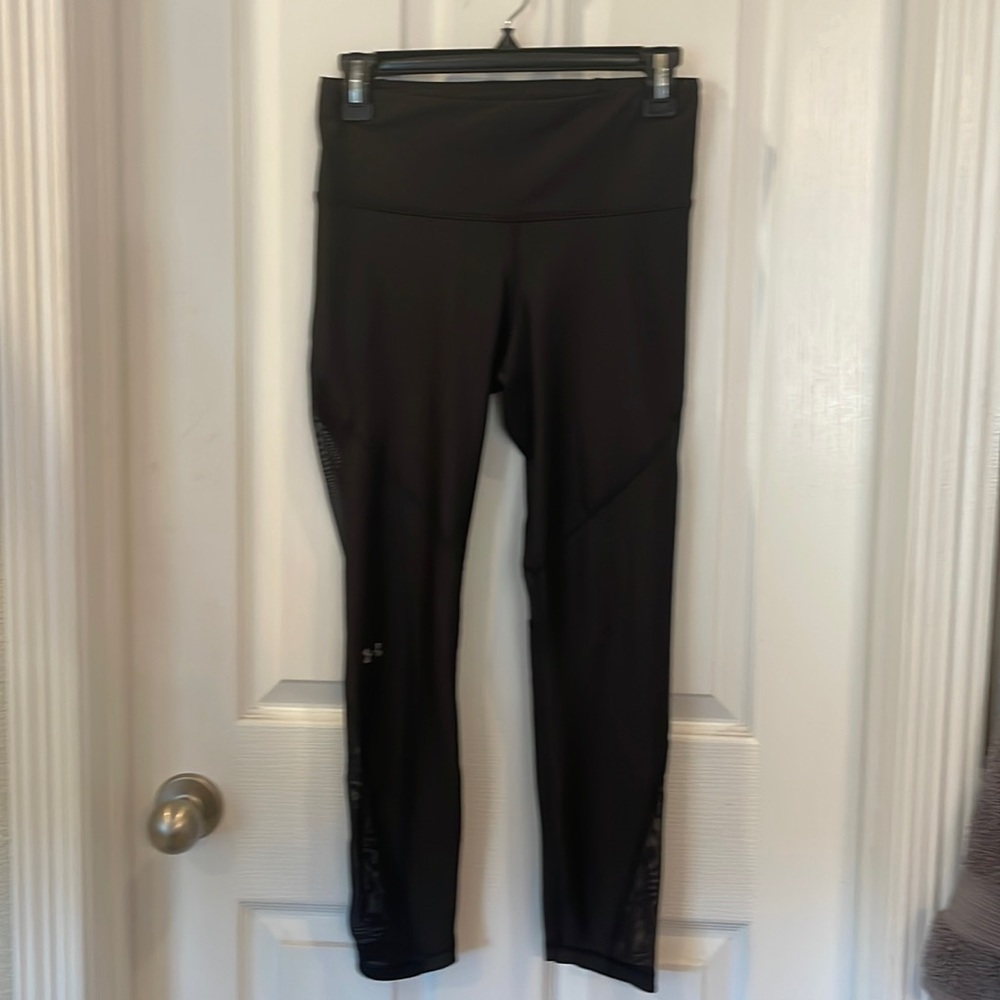 Under Armor black leggings
